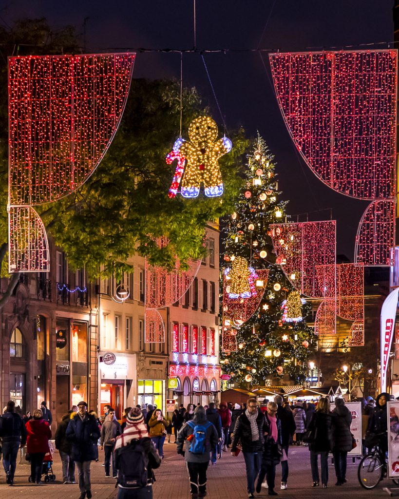 Le majestueux sapin de Noel de Strasbourg est impressionnant